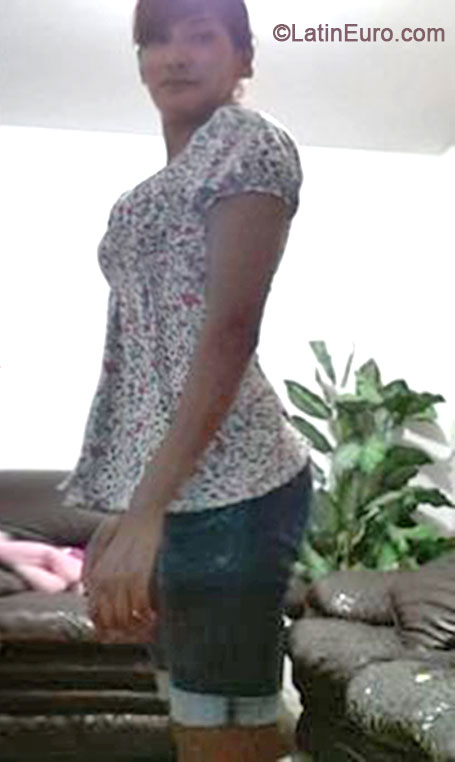 Date this tall Peru girl Maria Teresa from Lima PE874