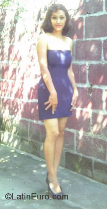 Date this lovely Honduras girl Larissa from San Pedro Sula HN912