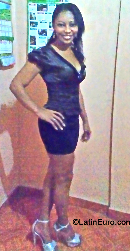 Date this pretty Colombia girl Moyita from Cali CO14657