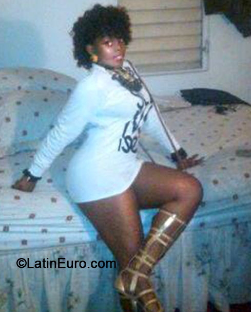 Date this sensual Jamaica girl Tifania from Kingston JM1478