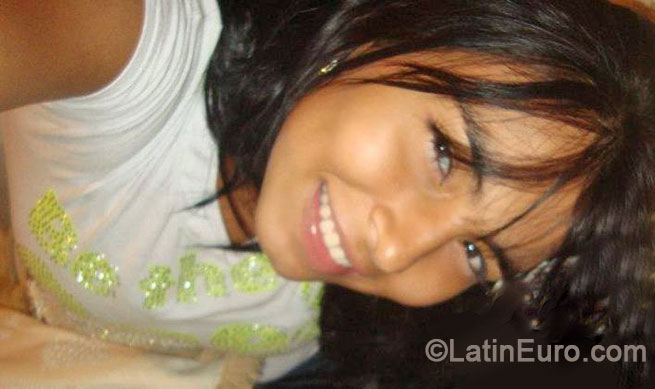 Date this tall Colombia girl Monica from Cali CO14691