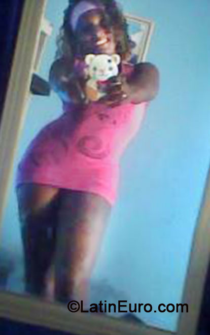 Date this cute Brazil girl Raphaela from Franca BR8455