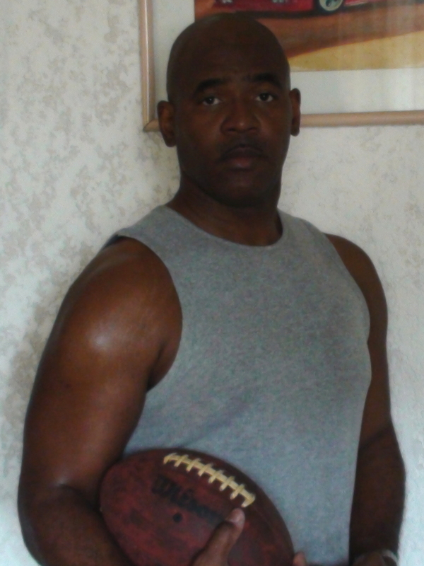 Date this pretty Bahamas man Dwayne from Nassau BS52