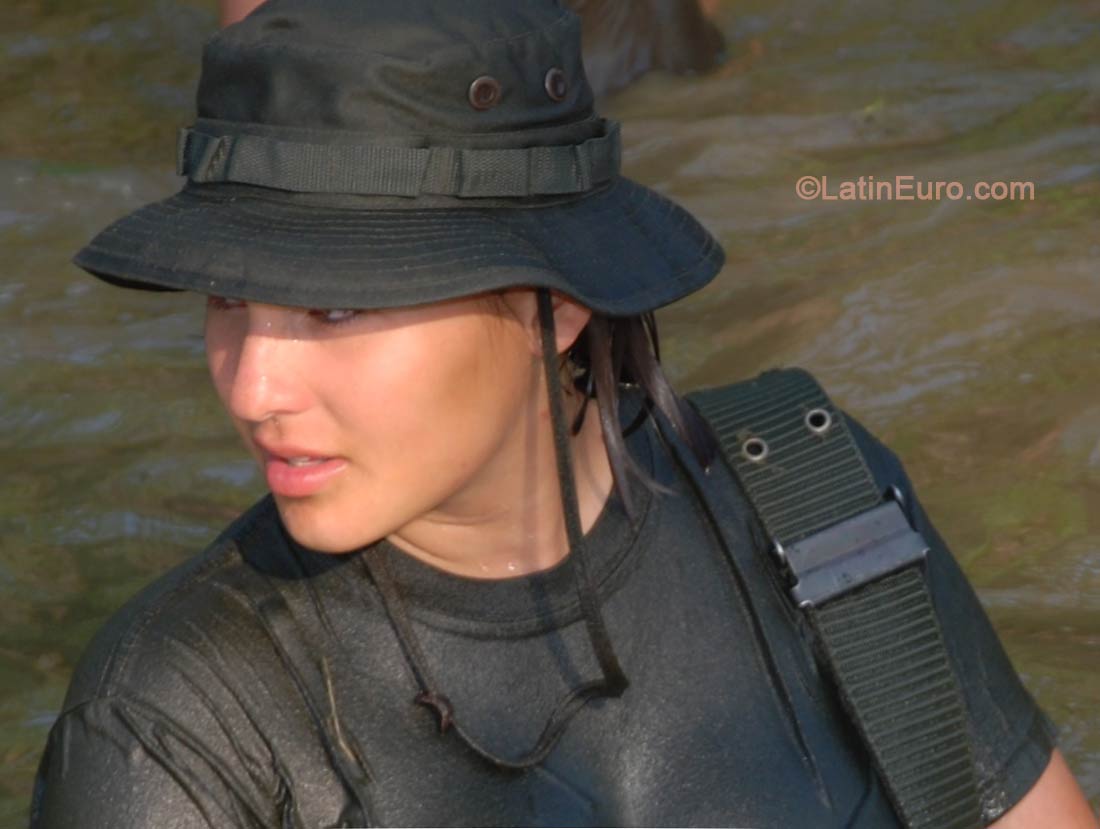 Date this charming Venezuela girl Yulimar from San Cristobal VE139