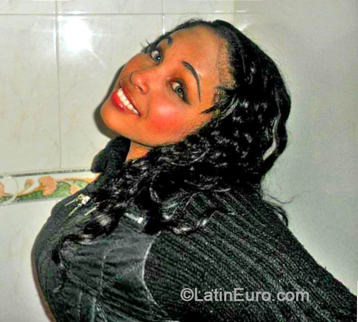 Date this funny Colombia girl Branis from Bogota CO14828