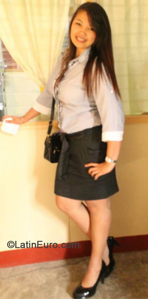 Date this sultry Philippines girl Maria Frances from Cebu City PH612