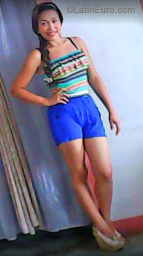 Date this foxy Colombia girl Alejandra from Bogota CO14854