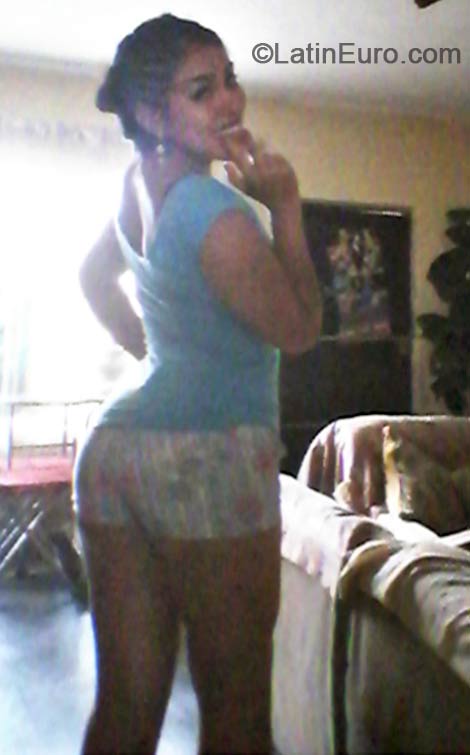 Date this nice looking Peru girl Kiara from Lima PE911