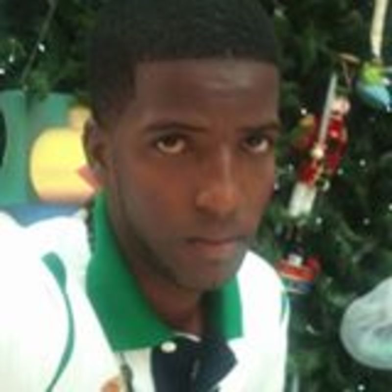 Date this tall Dominican Republic man Teofilo anonio from 0680052949 4 DO18473