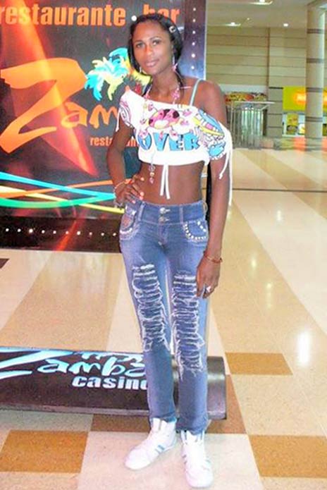 Date this foxy Colombia girl Kelly from Cali CO14933