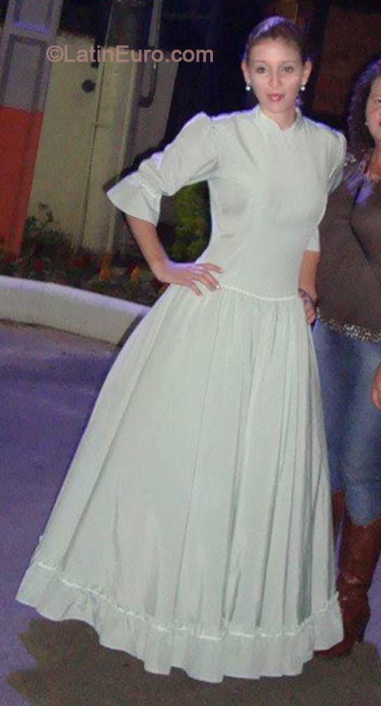 Date this foxy Brazil girl Andrezza from Jaragua Do Sul BR8670