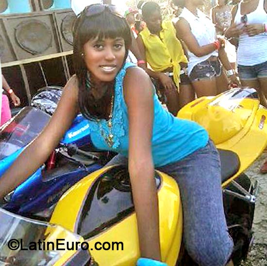 Date this charming Jamaica girl Danesha from Port Antonio JM1584