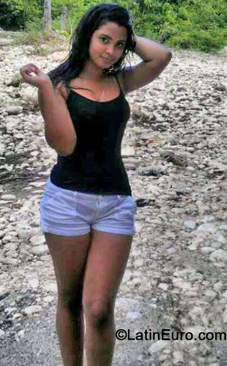 Date this beautiful Dominican Republic girl Carmen fernande from Moca DO18563