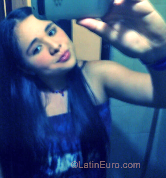 Date this delightful Colombia girl Daniela from Cali CO14967