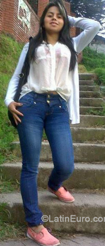 Date this voluptuous Colombia girl Nata from Bogota CO14969