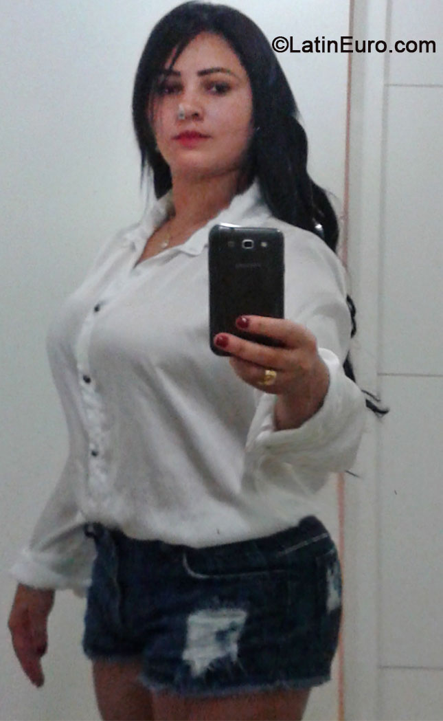 Date this lovely Brazil girl Lidiane from Rio De Janeiro BR8694