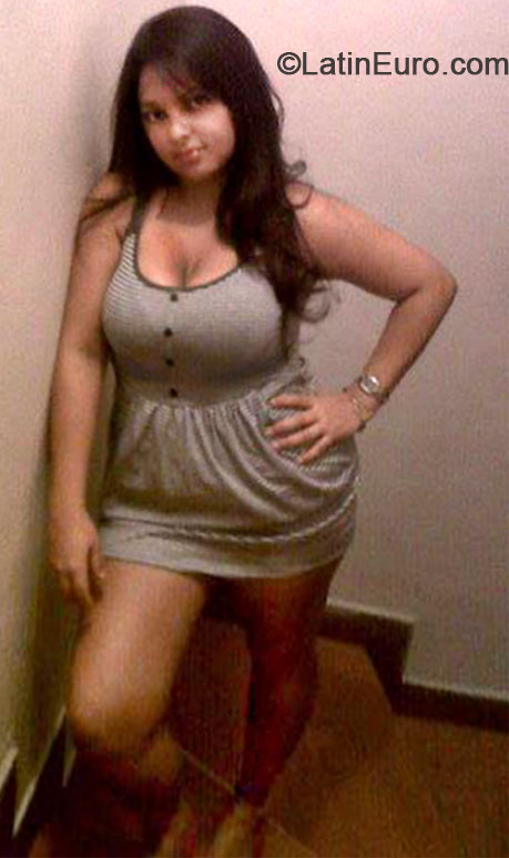 Date this cute Colombia girl Yulieth from Cali CO14973