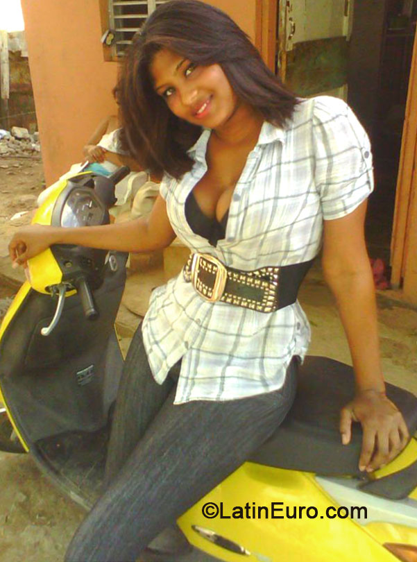 Date this georgeous Dominican Republic girl Katerin from Santo Domingo DO18671