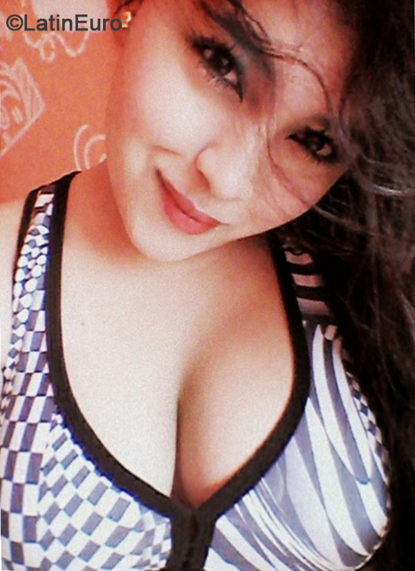 Date this athletic Colombia girl Melissa from Cali CO15015