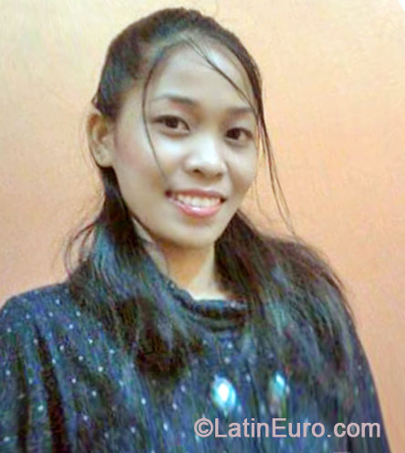 Date this charming Saudi Arabia girl Graciel from Madinah SA15