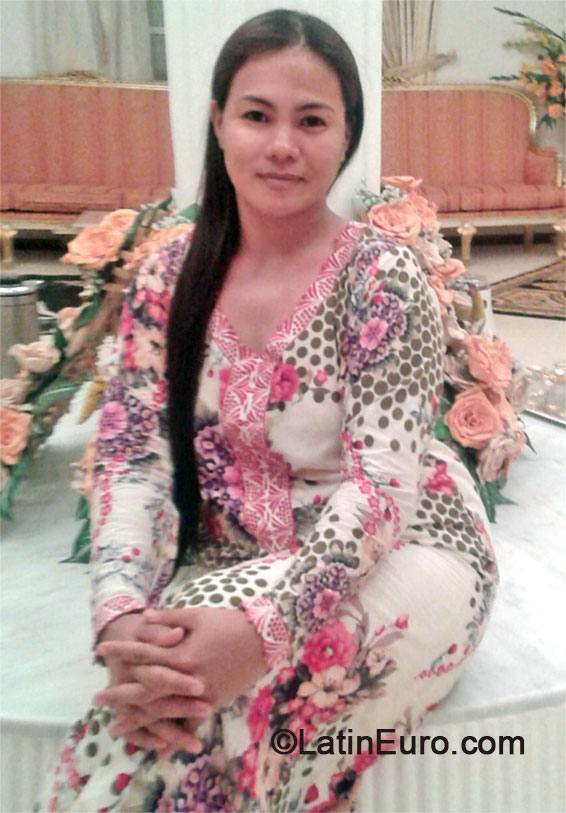 Date this nice looking Philippines girl Jackielyn from Manila PH627