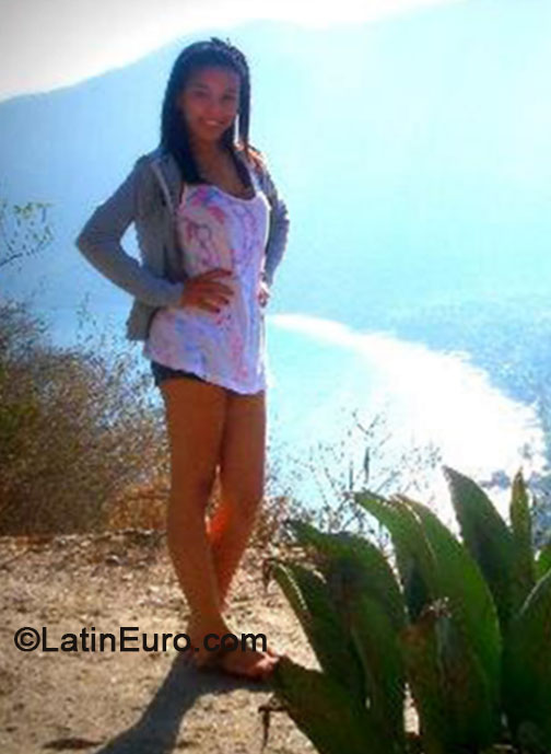 Date this happy Venezuela girl Julie from Maracay VE192