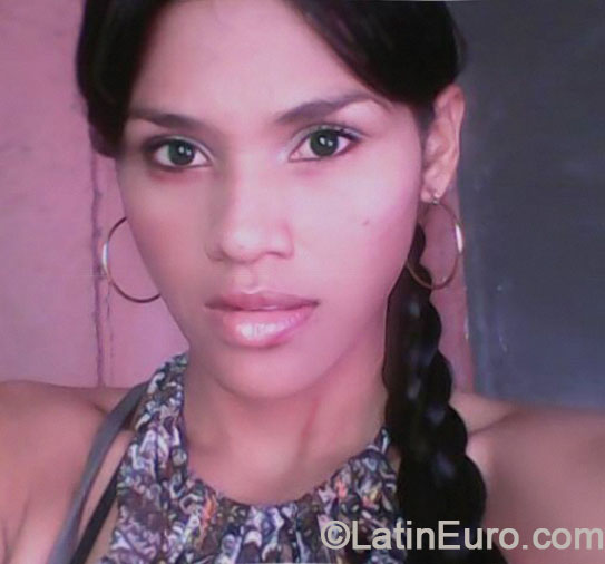 Date this charming Colombia girl Keny from Cartagena CO15034