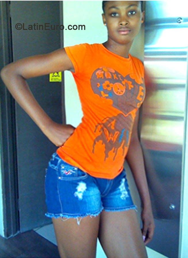 Date this sultry Jamaica girl Natalie from Kingston JM1618