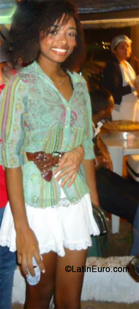 Date this georgeous Brazil girl Luz from Rio De Janeiro BR8859