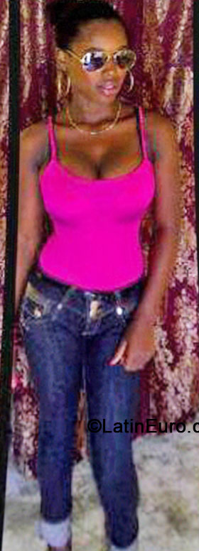 Date this charming Dominican Republic girl Carolina from Santo Domingo DO18801