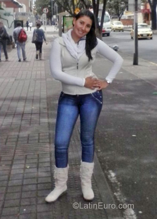 Date this athletic Colombia girl Diana from Bogota CO15087