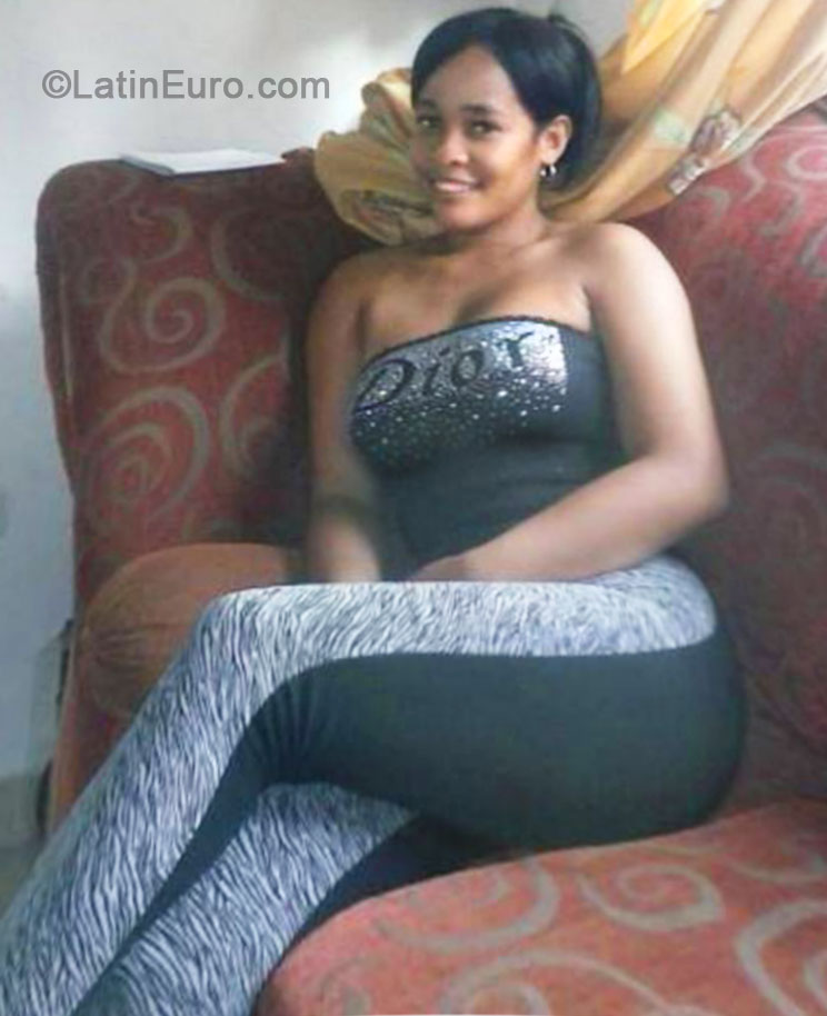 Date this pretty Colombia girl Karolina castil from Cali CO15098
