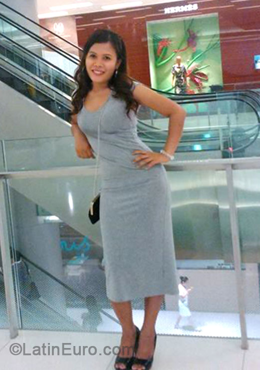 Date this hot Philippines girl Shane from Manila PH638