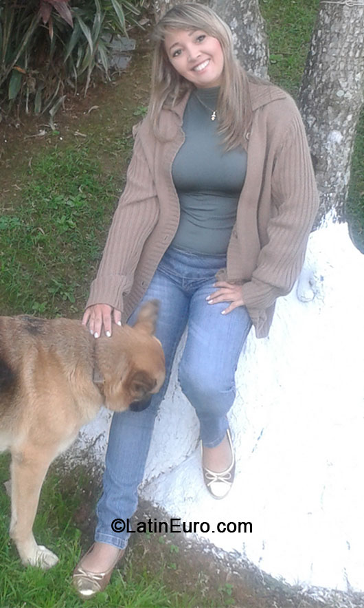 Date this pretty Brazil girl Kely from Petrolina BR8757