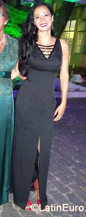 Date this good-looking Brazil girl Claudia from Ilheus BR8761