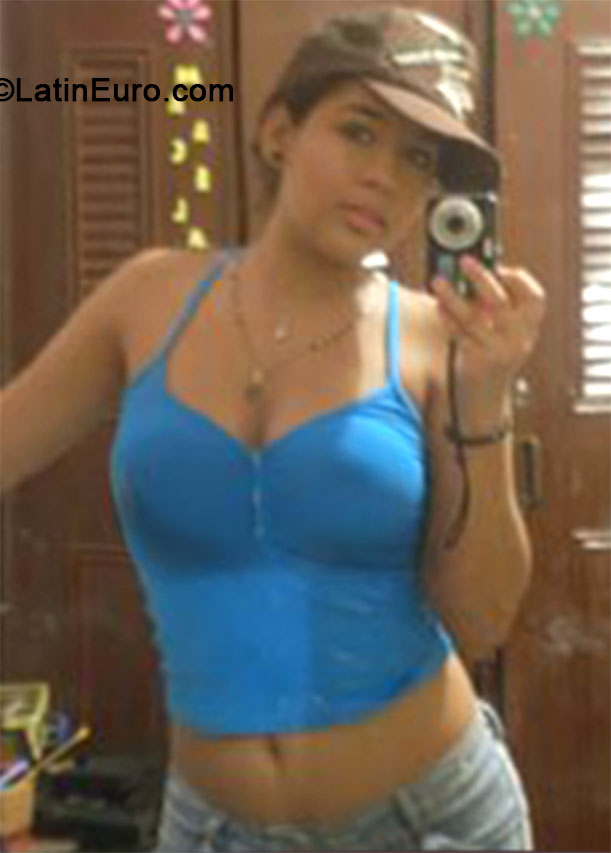 Date this charming Colombia girl Diana from Cali CO15158