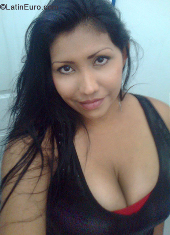 Date this cute Costa Rica girl Julia from San Jose CR287