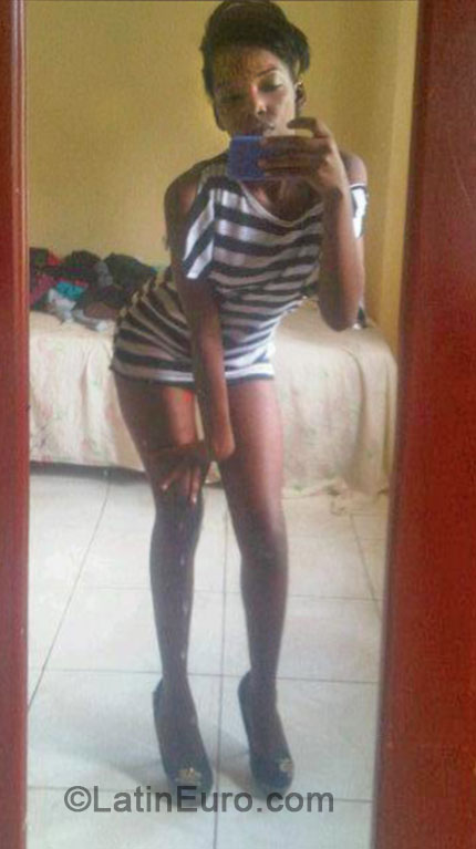 Date this athletic Jamaica girl Lakaysha from Kingston JM1655