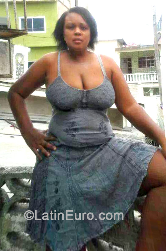 Date this happy Jamaica girl Sylvia from Montego Bay JM1660