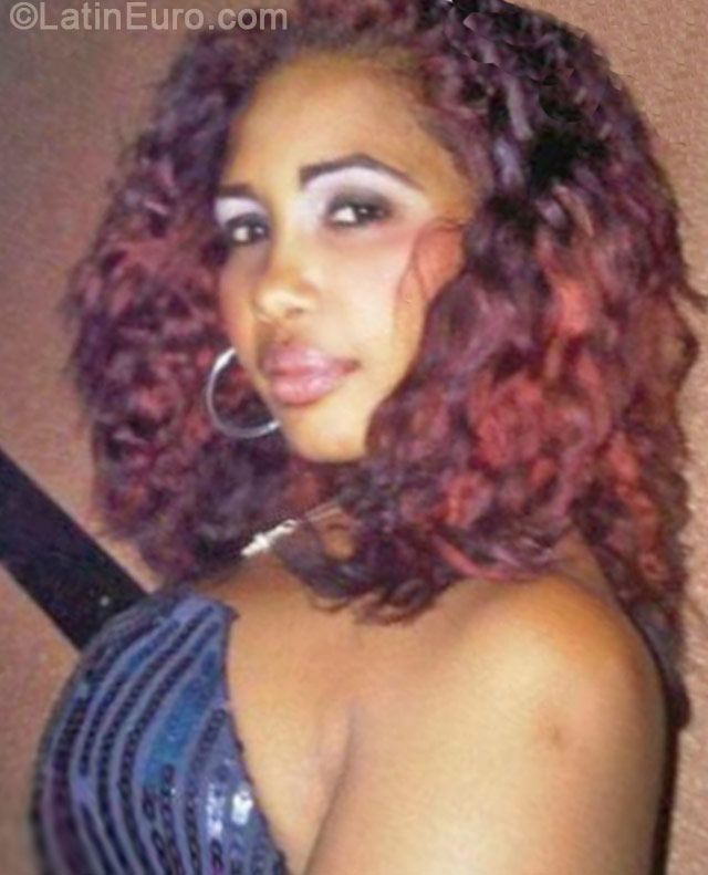 Date this hard body Dominican Republic girl Leandra from Santo Domingo DO19022