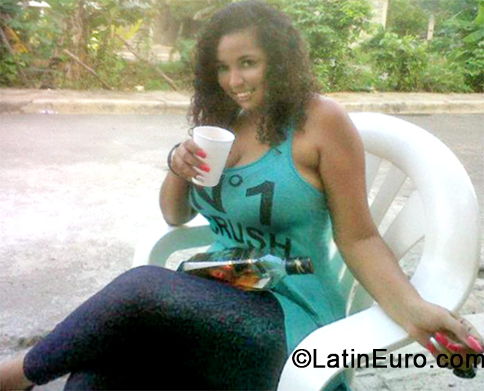 Date this beautiful Dominican Republic girl Tamara from Santo Domingo DO19061