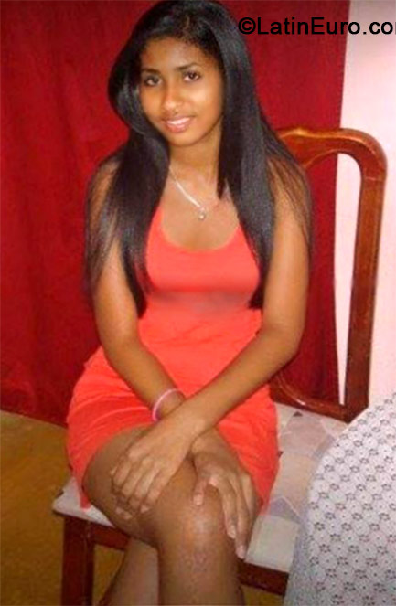 Date this georgeous Dominican Republic girl Jennifer from Santiago DO19062