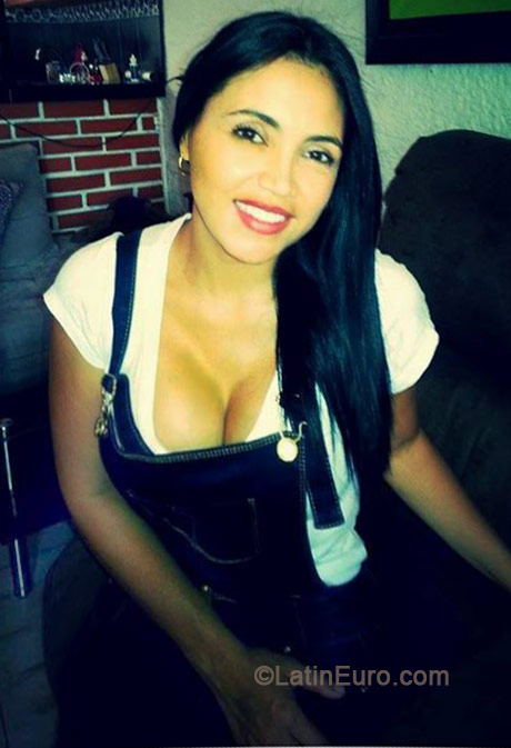 Date this tall Colombia girl Claudia from Pasto CO15256