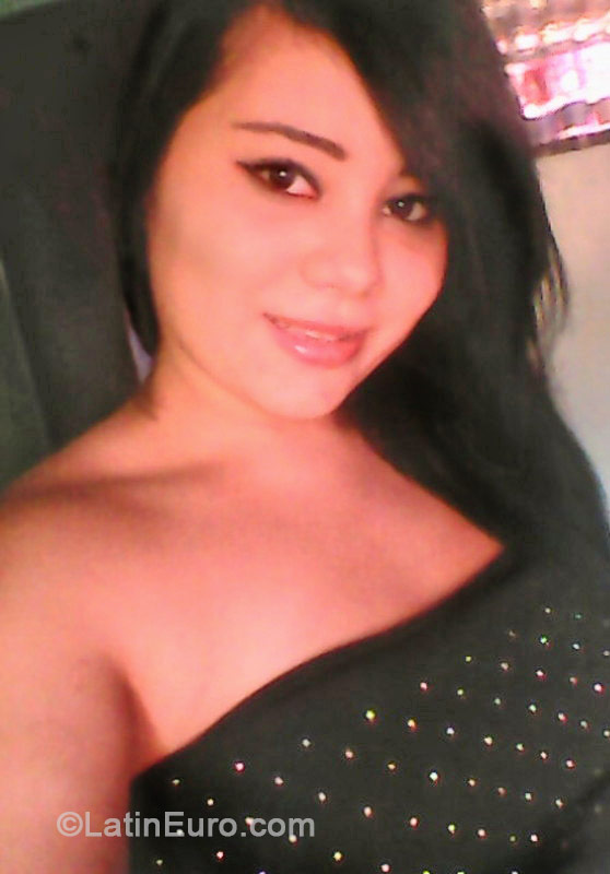 Date this happy Colombia girl Yoanna from Medellin CO15281