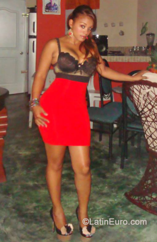 Date this funny Dominican Republic girl DANIELA from La Vega DO19274