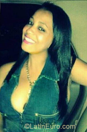 Date this pretty Dominican Republic girl Inmaculada from La Vega DO19284