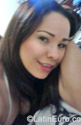 Date this beautiful Colombia girl Ninna from Medellin CO15374