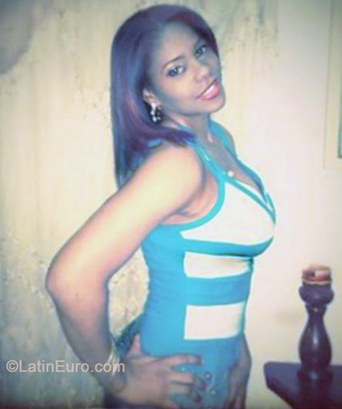 Date this exotic Dominican Republic girl Yury03 from Santo Domingo DO19297