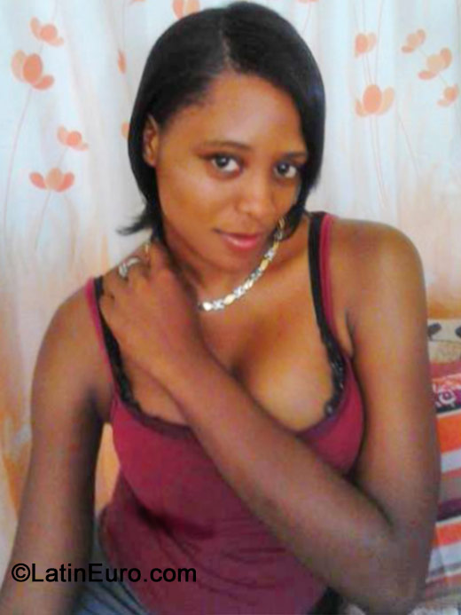 Date this gorgeous Jamaica girl Shanshan from Kingston JM1743