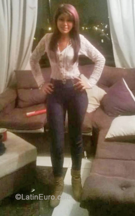 Date this tall Colombia girl Andrea from Bogota CO15394